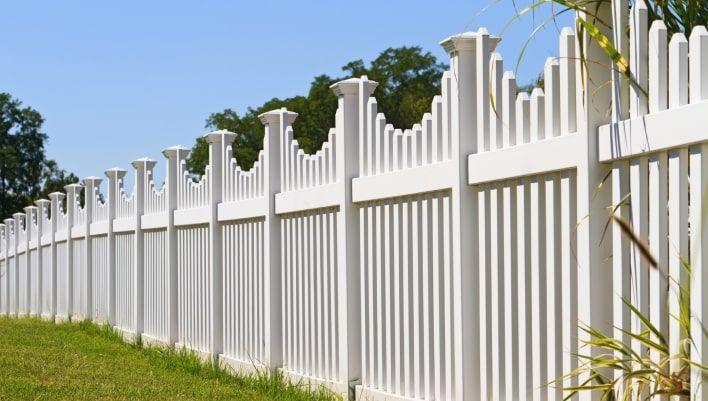 Fence Painting: How to Refresh Your Older Fence